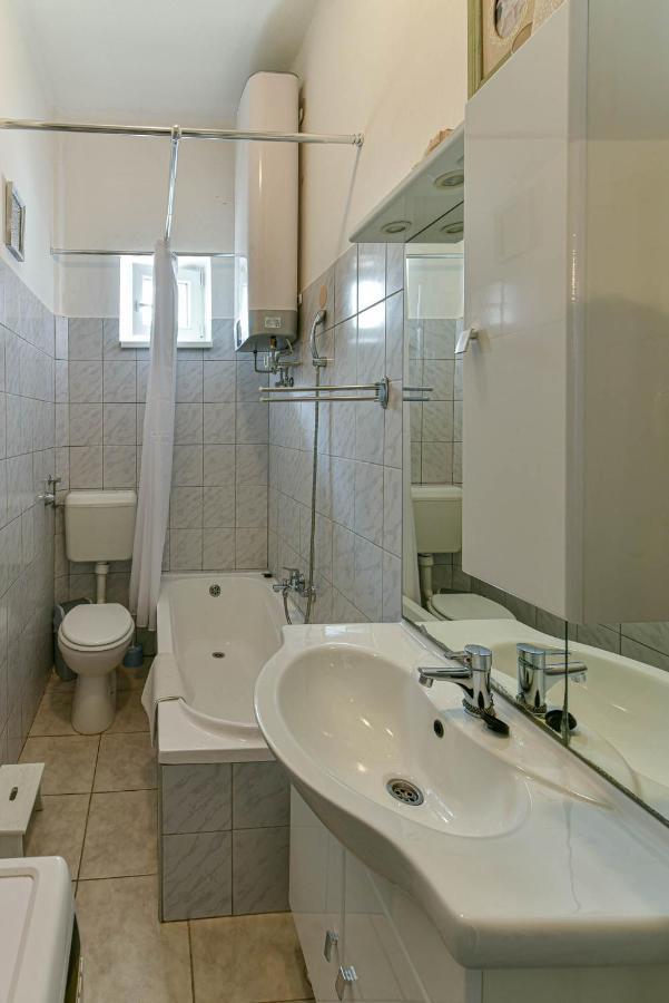 Halhaza Erdeszlak Apartment
