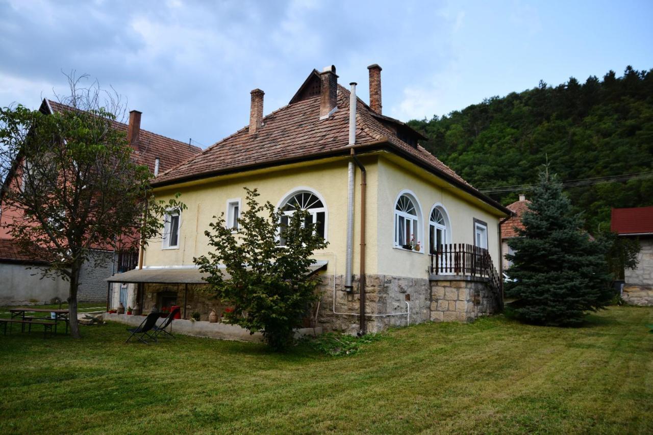 Halhaza Erdeszlak Apartment *
