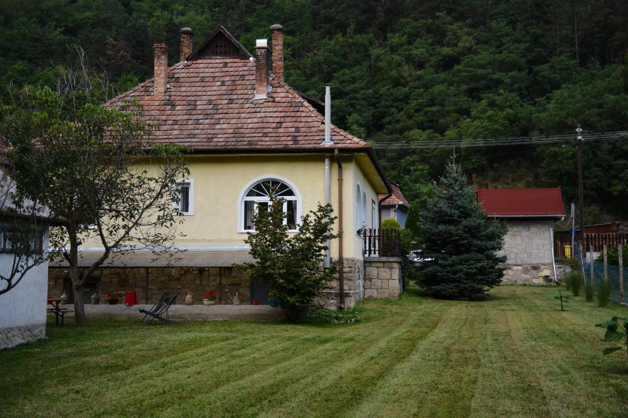 Halhaza Erdeszlak * Sirok